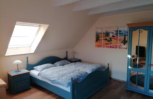 Schwabmuenchen Apartamento | Großzügiges Wohnstudio mit Balkon und Badbenutzung