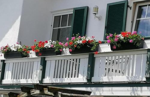 Schwabmuenchen Apartamento | Großzügiges Wohnstudio mit Balkon und Badbenutzung