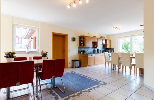 Bergen auf Ruegen Apartamento | Großzügiges Zentral Gelegenes Appartement im Herzen Rügens - Appartement in EFH