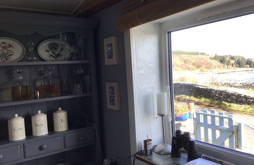 Gigha Cabaña | Grogport Cottage (pet friendly) offers wonderful self catering acc nr Carradale