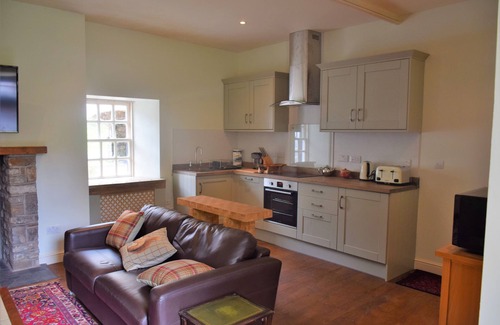 Carsethorn Cabaña | Grooms Cottage - a cottage that sleeps 4 guests in 2 bedrooms