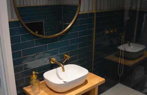 Wadsworth Casa | Grooms House
