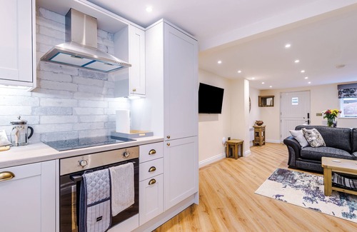 Tarporley Cabaña | Grooms Room - a beautiful cottage sleeping 4 guests in 2 bedrooms
