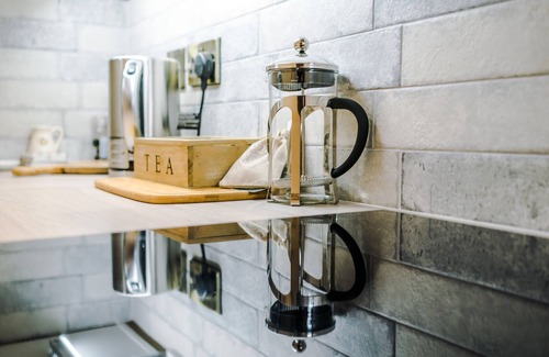 Tarporley Cabaña | Grooms Room - a beautiful cottage sleeping 4 guests in 2 bedrooms