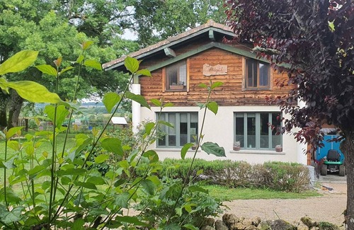 Montfermier Casa | Groot 6 Persoons Familie Huis met Overdekt Buiten Terras, en Gedeeld Zwembad