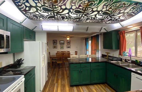 Junction Casa | Groovy Country Pad en un entorno sereno