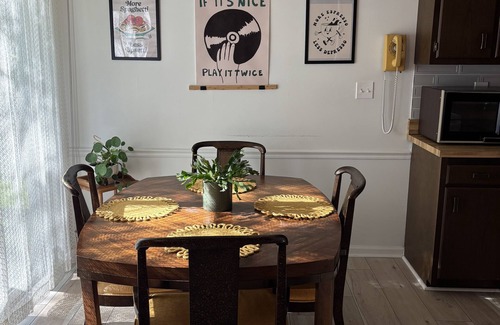 Durham Casa | Groovy stay in Durham!
