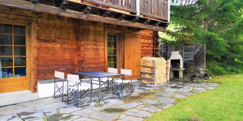 Affeier Casa | grosses Ferienhaus mit Sauna im Skigeb. Obersaxen