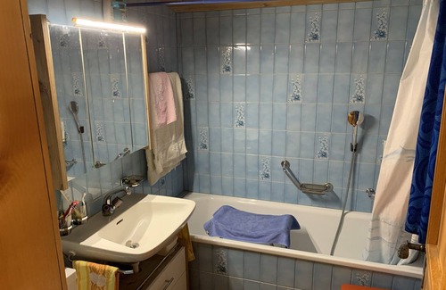 Surrein Chalet De Esquí | grosszügiges Chalet für erholsamen Familienurlaub