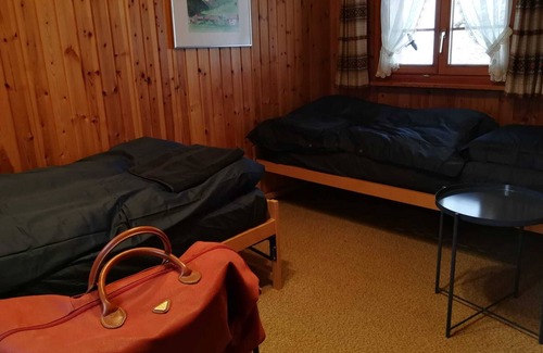 Surrein Chalet De Esquí | grosszügiges Chalet für erholsamen Familienurlaub