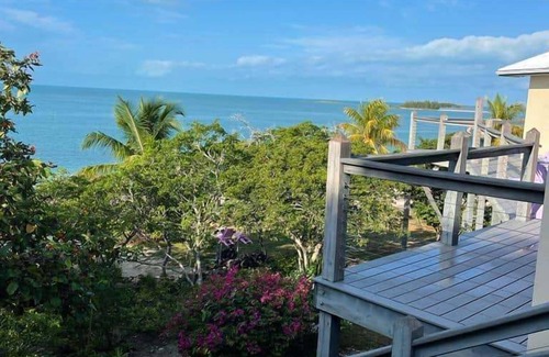 Salt Pond Casa | Grotto Bay: 5BR Villa w/ Private Beach