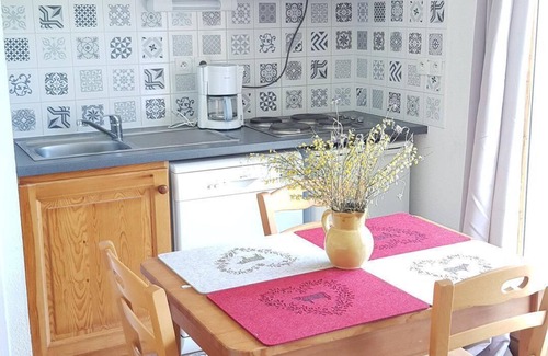 La Joue du Loup Apartamento | Planta baja, vista montaña, piscina, terraza, parking, tv, local para esquís, 25m², La Joue du Loup