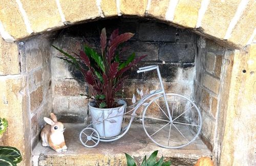 Street Apartamento | Ground Floor 2 Bedroom Apt, Onsite Parking, Edge of Glastonbury and Street