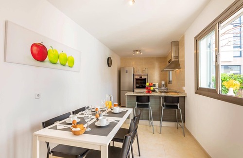 Puerto de Pollensa Casa | Planta baja junto al mar para 5 personas con patio y barbacoa privada