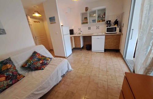 Marseillan Plage Apartamento | Apartamento con Piscina y Terraza Privada, cerca del Mar en Marseillan