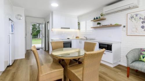 Bongaree Casa | Ground floor air conditioned, fabulous waterviews overlooking Pumicestone Passage