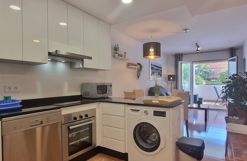 Playa de Vera Apartamento | Apartamentos Paraiso, Bajo B a pie de playa, piscina privada con jardín, WIFI