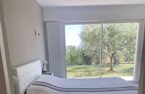 Gattieres Apartamento | Ground floor apartment with sea and mountain view