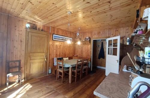 Campertogno Apartamento | Ground floor apartment with garden