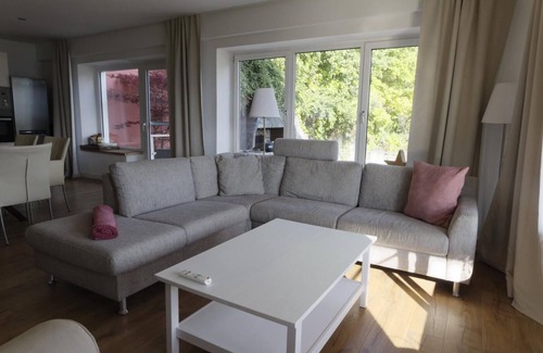 Doelsach Apartamento | Apartamento en planta baja W-LAN DE ALTA VELOCIDAD, 6 personas, terraza / jardín en uso exclusivo