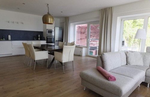 Doelsach Apartamento | Apartamento en planta baja W-LAN DE ALTA VELOCIDAD, 6 personas, terraza / jardín en uso exclusivo
