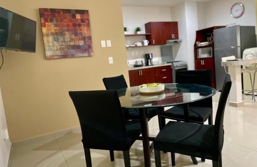 Las Gaviotas Apartamento | Ground floor apartment close to the beach, shops and restaurants