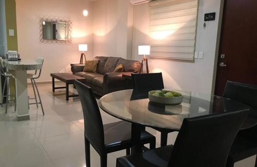 Las Gaviotas Apartamento | Ground floor apartment close to the beach, shops and restaurants
