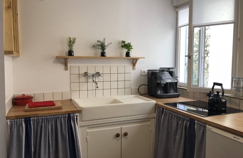 Portbail Apartamento | apartamento en planta baja cerca del puerto, en el corazón de Portbail, reformado