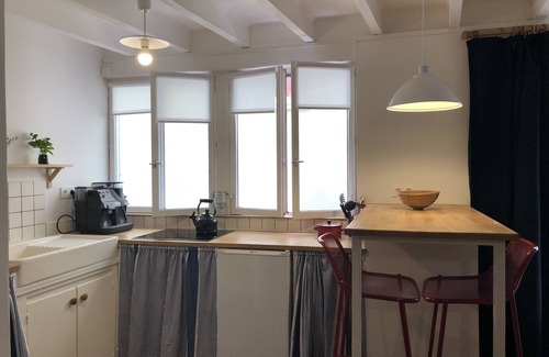 Portbail Apartamento | apartamento en planta baja cerca del puerto, en el corazón de Portbail, reformado