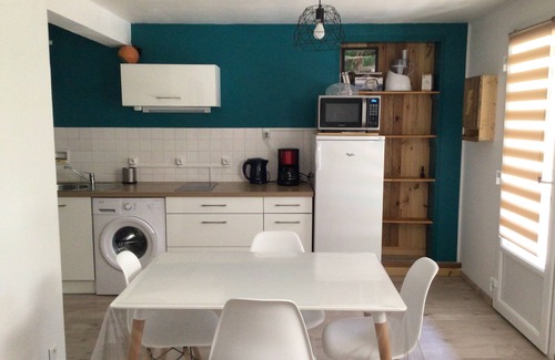 Ruoms Casa | Apartamento en planta baja en villa entre río y centro de la ciudad