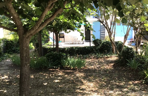 Ruoms Casa | Apartamento en planta baja en villa entre río y centro de la ciudad