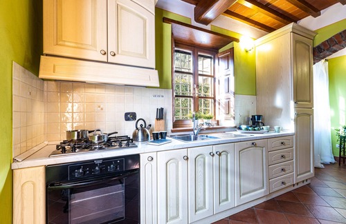 Pescaglia Apartamento | Ground floor apartment with covered patio