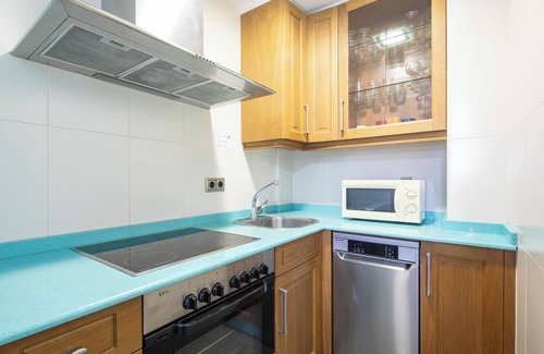 Cangas Apartamento | Bajo con piscina compartida, terraza privada y Wi-Fi