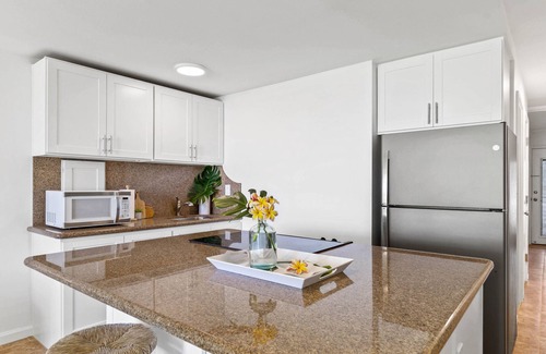 Waialee Condominio | Ground Floor Beach Condo Spectacular Views AC in Bedroom 30 day Minimum Rental