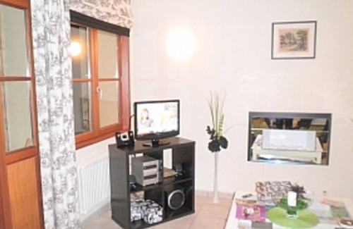 Vouvant Apartamento | Apartamento en planta baja muy bien equipado con piscina, aparcamiento privado