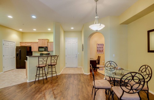 Kingswood Parke Condominio | APARTAMENTO EN PLANTA BAJA A PASOS DE la piscina y spa !!