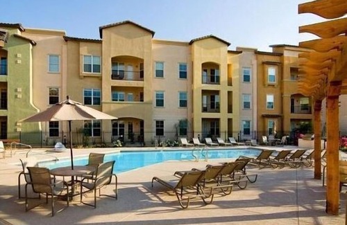 Kingswood Parke Condominio | APARTAMENTO EN PLANTA BAJA A PASOS DE la piscina y spa !!
