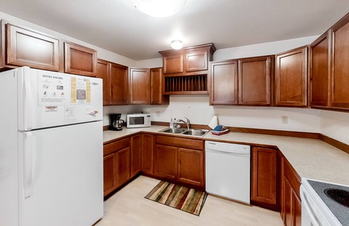 Joseph Casa | Ground-Floor Condo w/Washer/Dryer, Gas Grill, Fireplace, WiFi