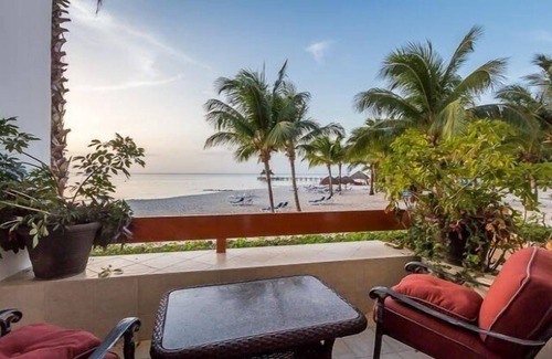 Costa Maya Condominio | Unidad en planta baja en esquina directamente en la playa