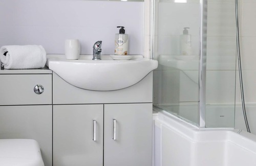 Wheatley Apartamento | Flat & Parking, near Le Manoir aux Quat’Saisons, 8min drive Oxford