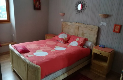 Lus-la-Croix-Haute Apartamento | Apartamento en planta baja en casa de piedra