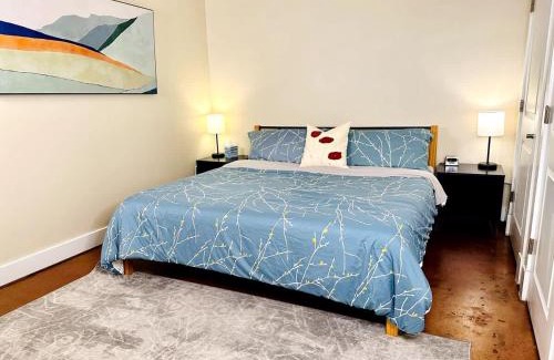 Roanoke Apartamento | Ground-floor gem walk to it all