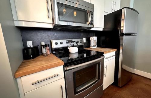 Roanoke Apartamento | Ground-floor gem walk to it all