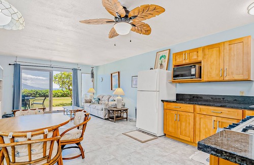 Ualapue Condominio | Ground-floor island getaway with ocean/mountain views, pool, & tennis courts