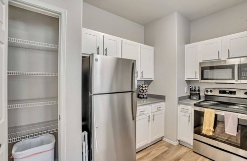 Clearfield Apartamento | Ground Floor King Beds Pool Gym - Near Hill AFB