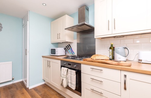 Horsham Apartamento | Ground floor maisonette with patio, close to town!