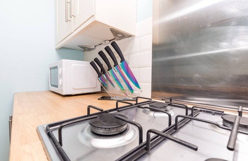 Horsham Apartamento | Ground floor maisonette with patio, close to town!