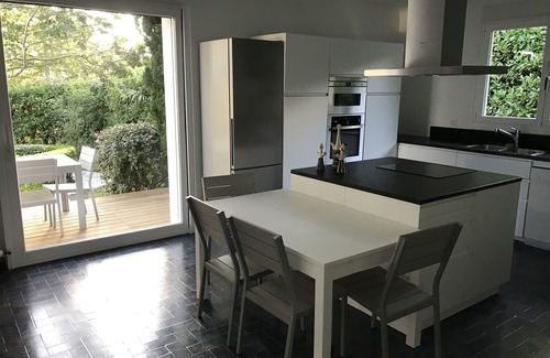 Ciboure Villa | Planta baja de villa de 240 m2 con vista dominante de los Pirineos y España.
