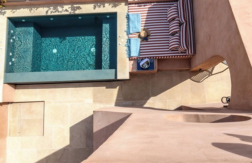 Tholos Villa | Ground Floor | Three-Bedroom Heritage Residence with Jacuzzi and Private Terrace, Villa Oro
