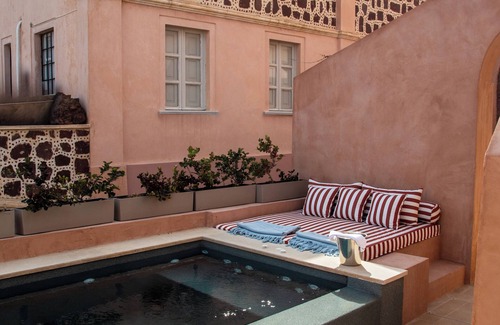 Tholos Villa | Ground Floor | Three-Bedroom Heritage Residence with Jacuzzi and Private Terrace, Villa Oro